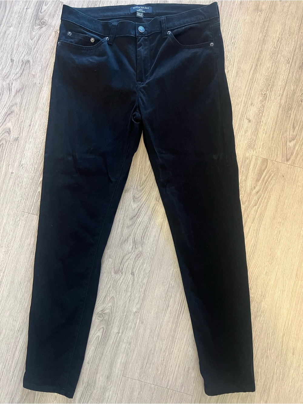 Banana Republic Women’s Skinny Jeans in Black